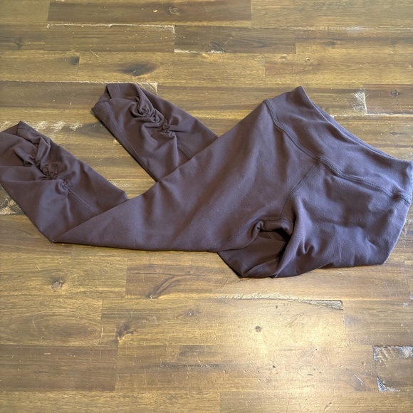 Beyond Yoga Chocolate Brown Mocha Cropped Leggings Capri Cinched Stretch XS - Picture 1 of 7